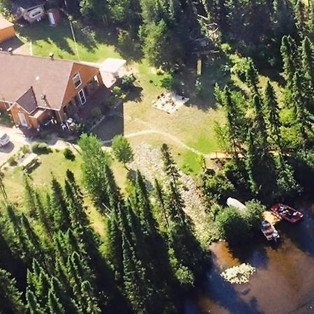 Gite De La Riviere Bed and Breakfast Chibougamau Εξωτερικό φωτογραφία