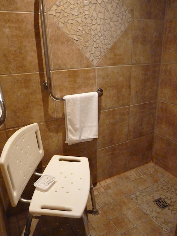 Gite De La Riviere Bed and Breakfast Chibougamau Δωμάτιο φωτογραφία