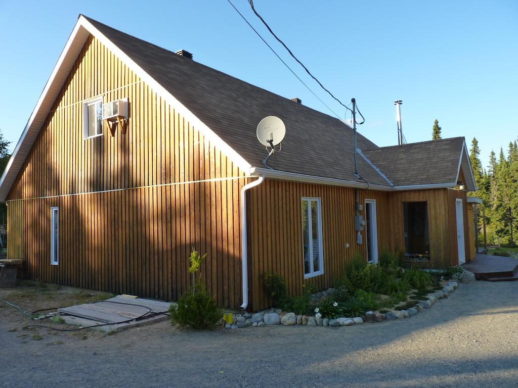 Gite De La Riviere Bed and Breakfast Chibougamau Εξωτερικό φωτογραφία