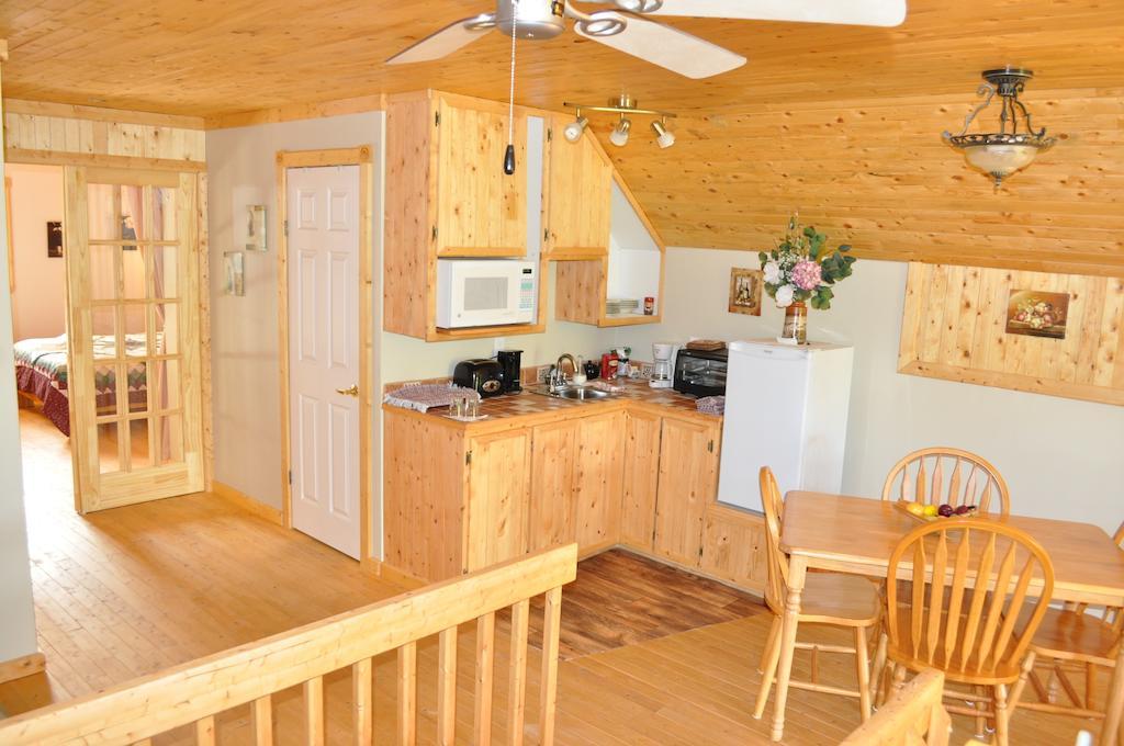 Gite De La Riviere Bed and Breakfast Chibougamau Εξωτερικό φωτογραφία